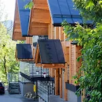 Looktatry Strazyska 21a Lokal 5 アパート *